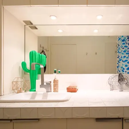 Beautiful And Bright Appt With Eiffel Tower View דירה *