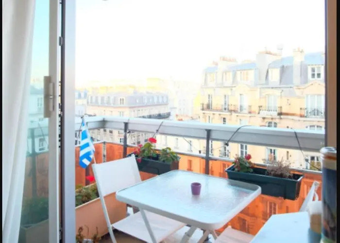 Beautiful And Bright Appt With Eiffel Tower View *